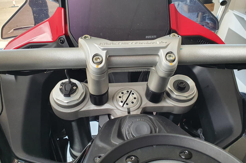 CNC Racing Handlebar clamp spacers H 30mm Ducati Multistrada V4 for OEM riser (Black)